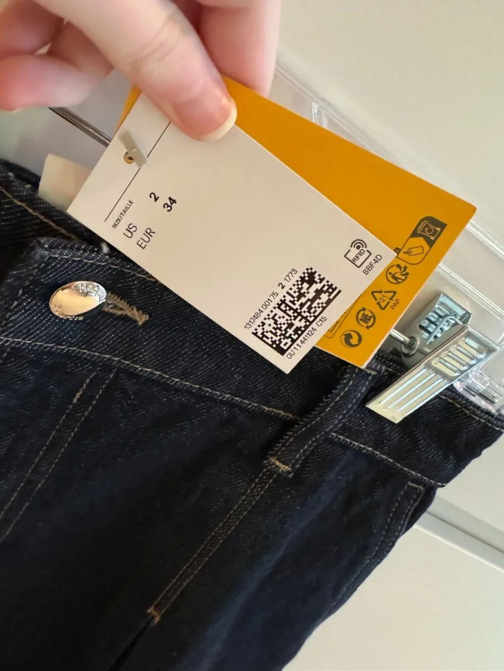 H&M Pleated Denim Skirt - Picture 6 of 6